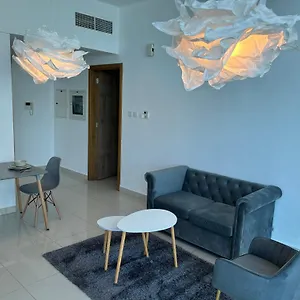 Appartement Golden Vacation Homes Continental Tower Marina, Dubaï